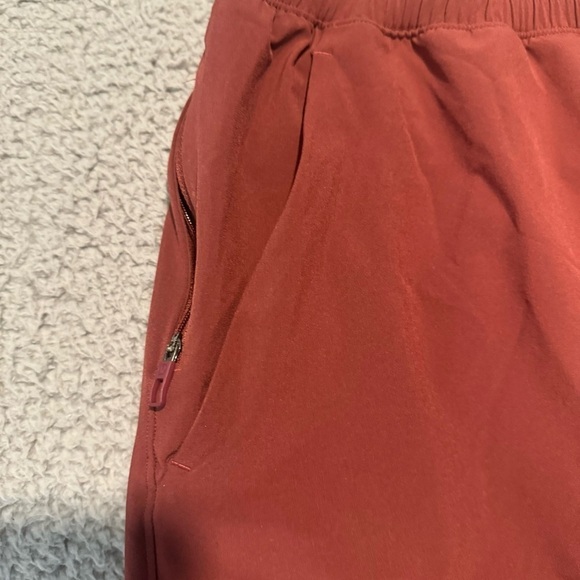 Lululemon Pace Breaker Lined Short 9"Mulled Wine Size Medium - Picture 3 of 8